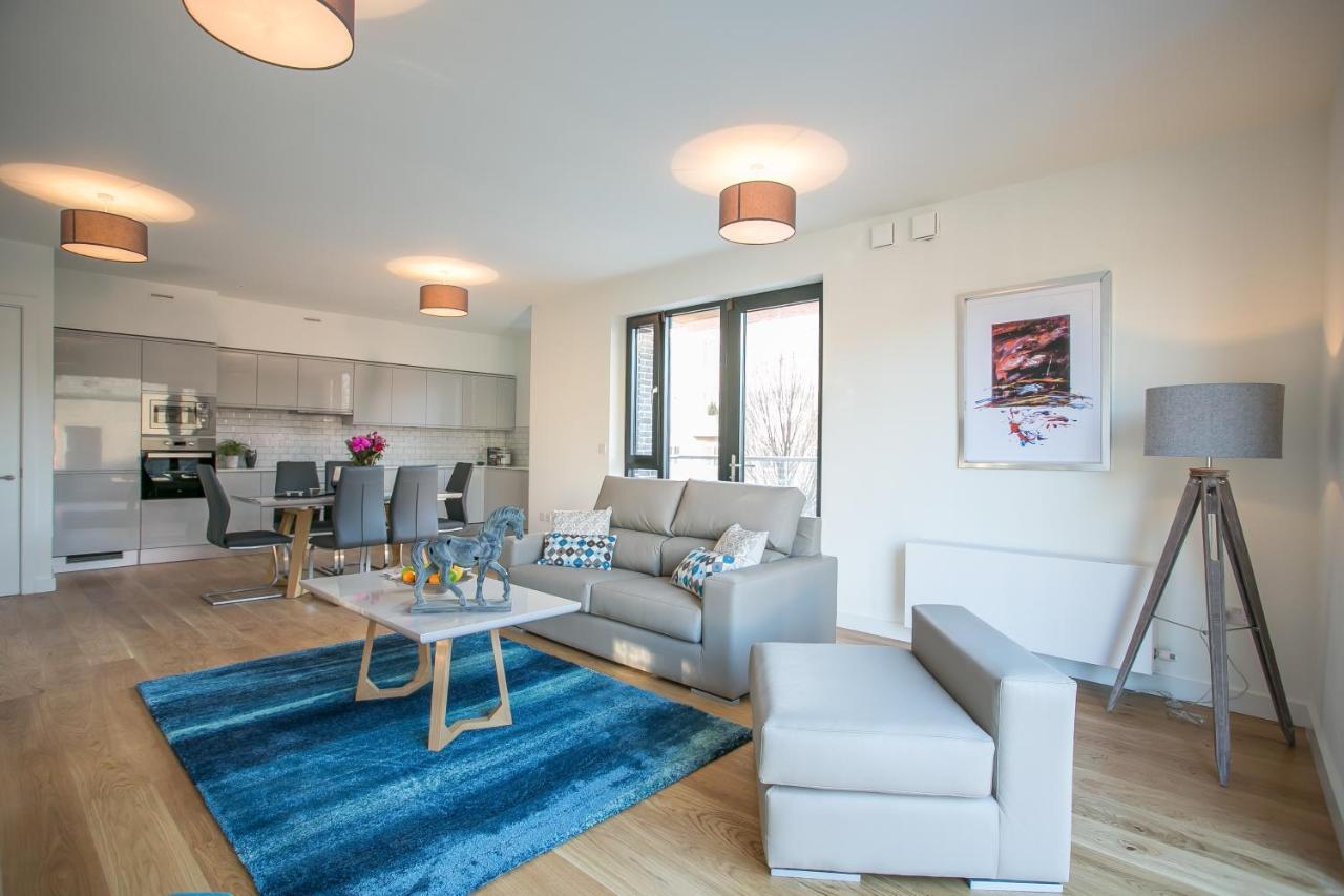 Grand Canal Square Apartments 더블린 외부 사진