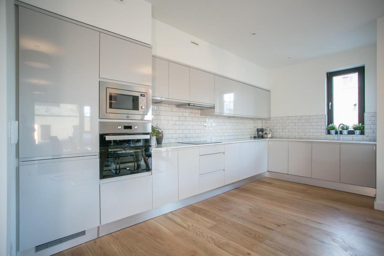 Grand Canal Square Apartments 더블린 외부 사진