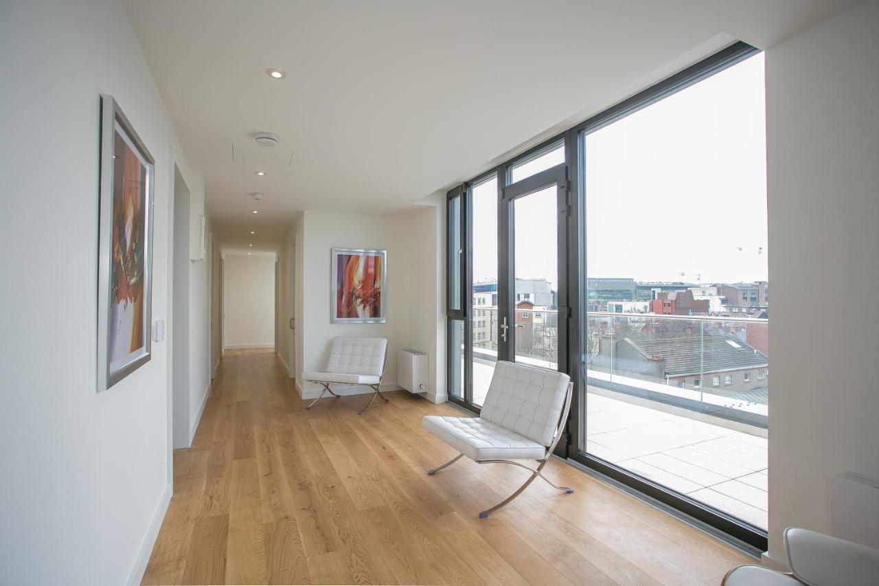 Grand Canal Square Apartments 더블린 외부 사진