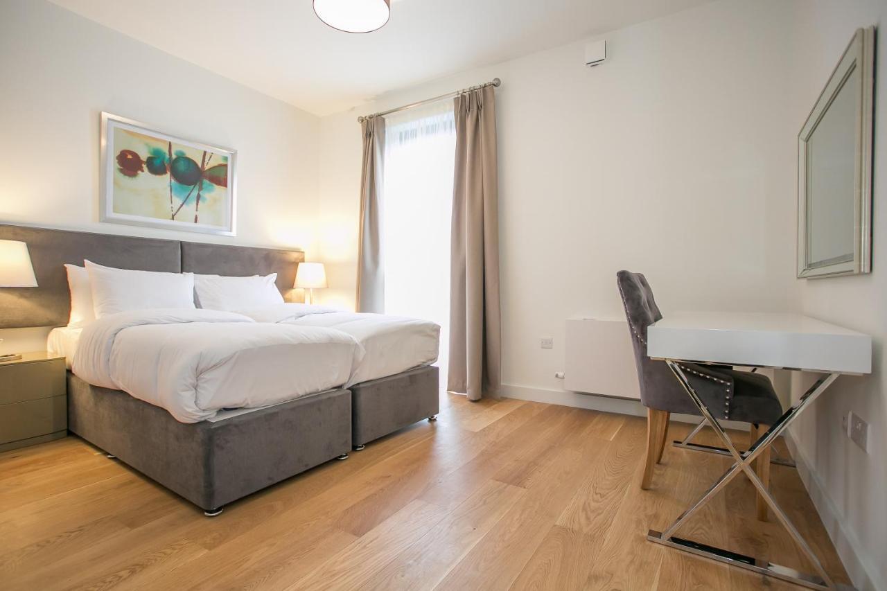 Grand Canal Square Apartments 더블린 외부 사진