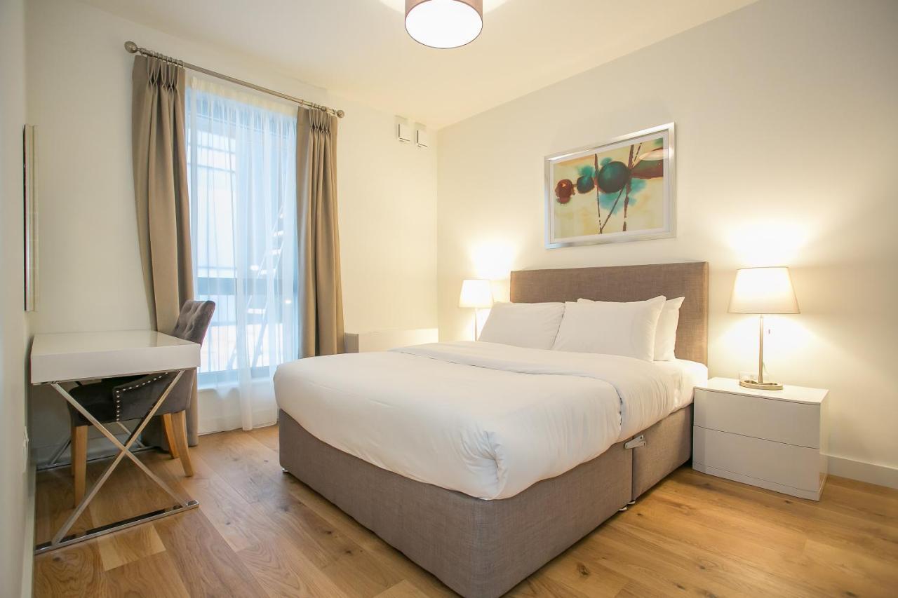Grand Canal Square Apartments 더블린 외부 사진
