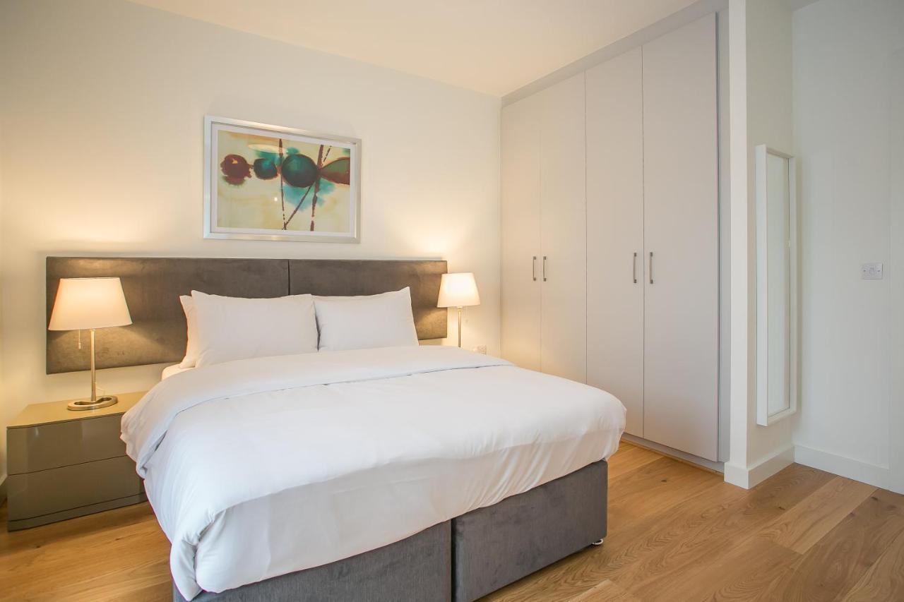 Grand Canal Square Apartments 더블린 외부 사진