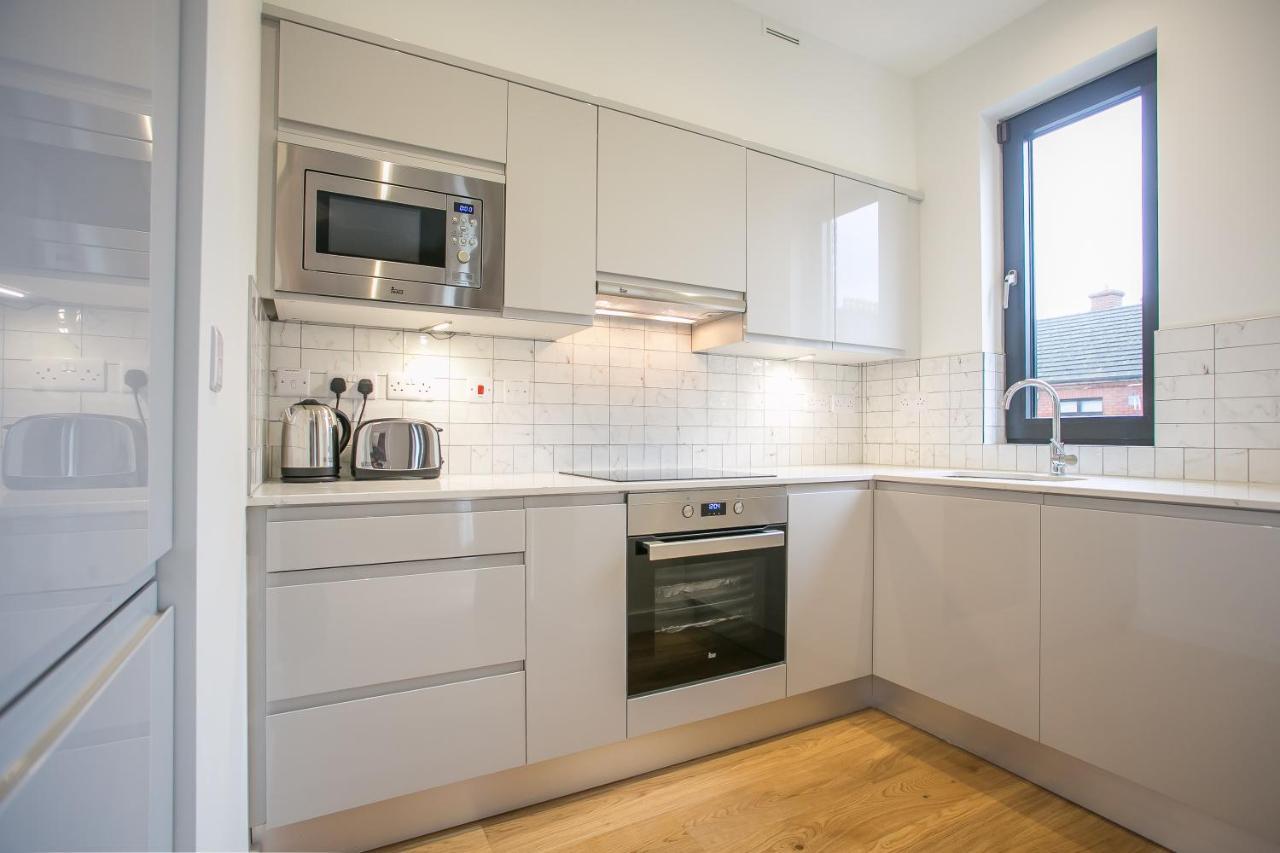 Grand Canal Square Apartments 더블린 외부 사진