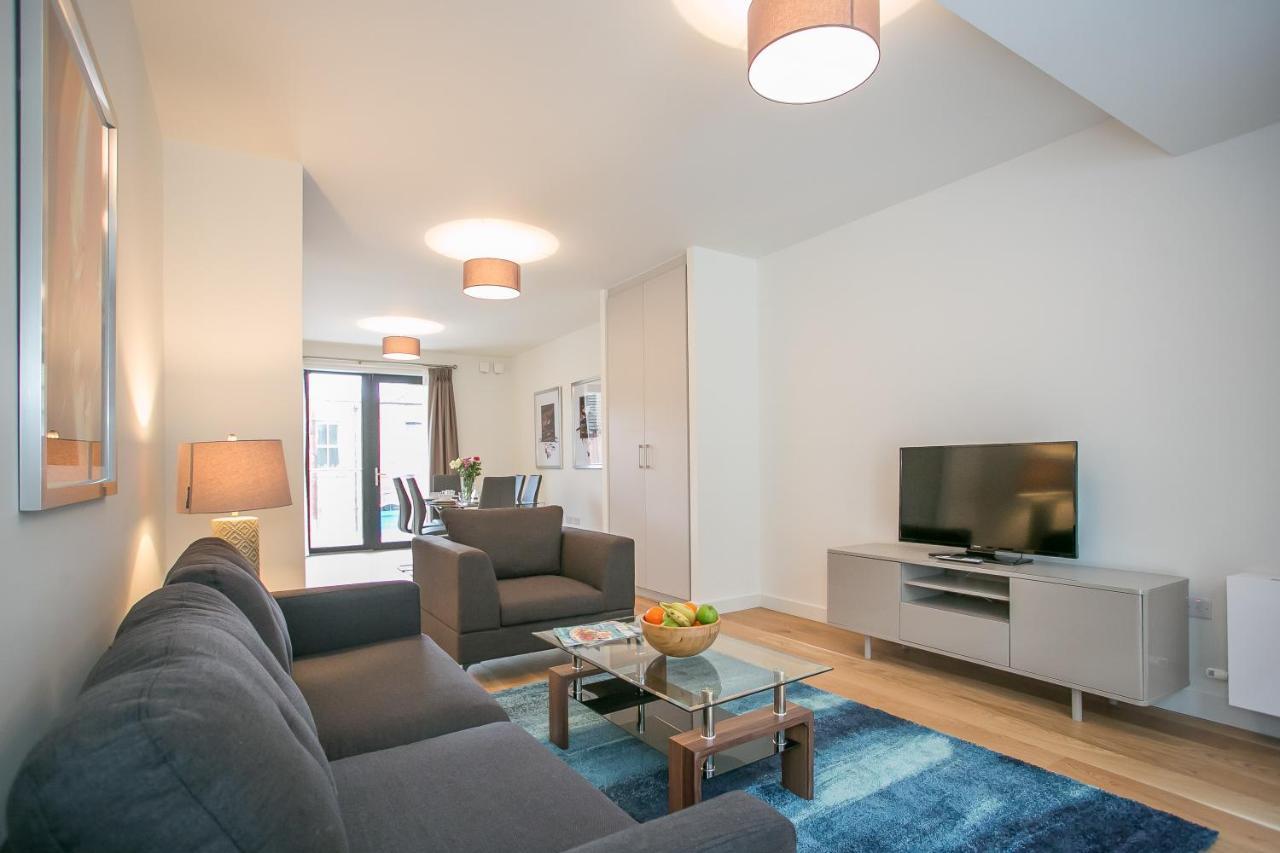 Grand Canal Square Apartments 더블린 외부 사진