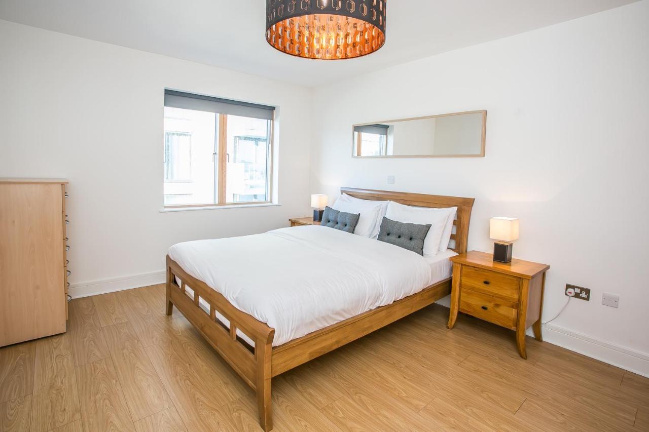Grand Canal Square Apartments 더블린 외부 사진