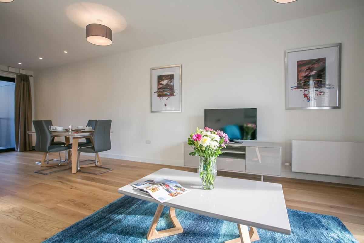 Grand Canal Square Apartments 더블린 외부 사진