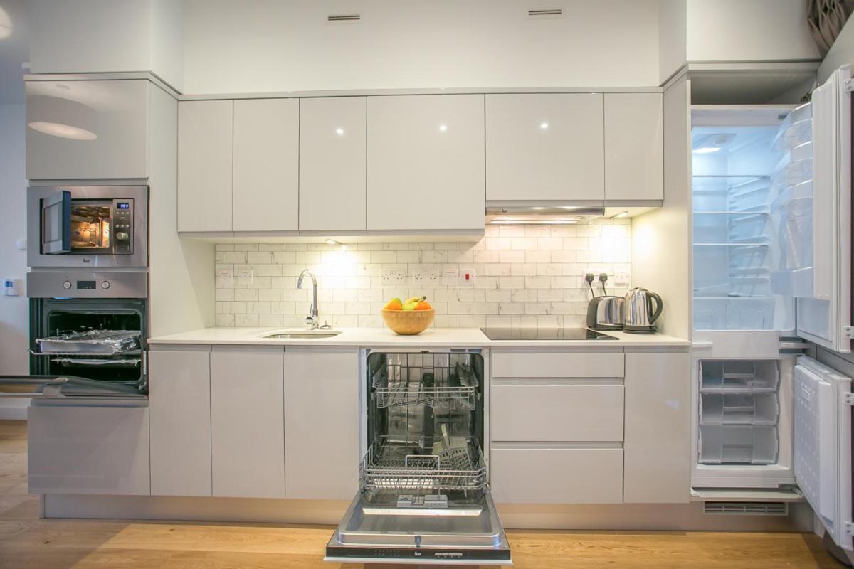 Grand Canal Square Apartments 더블린 외부 사진