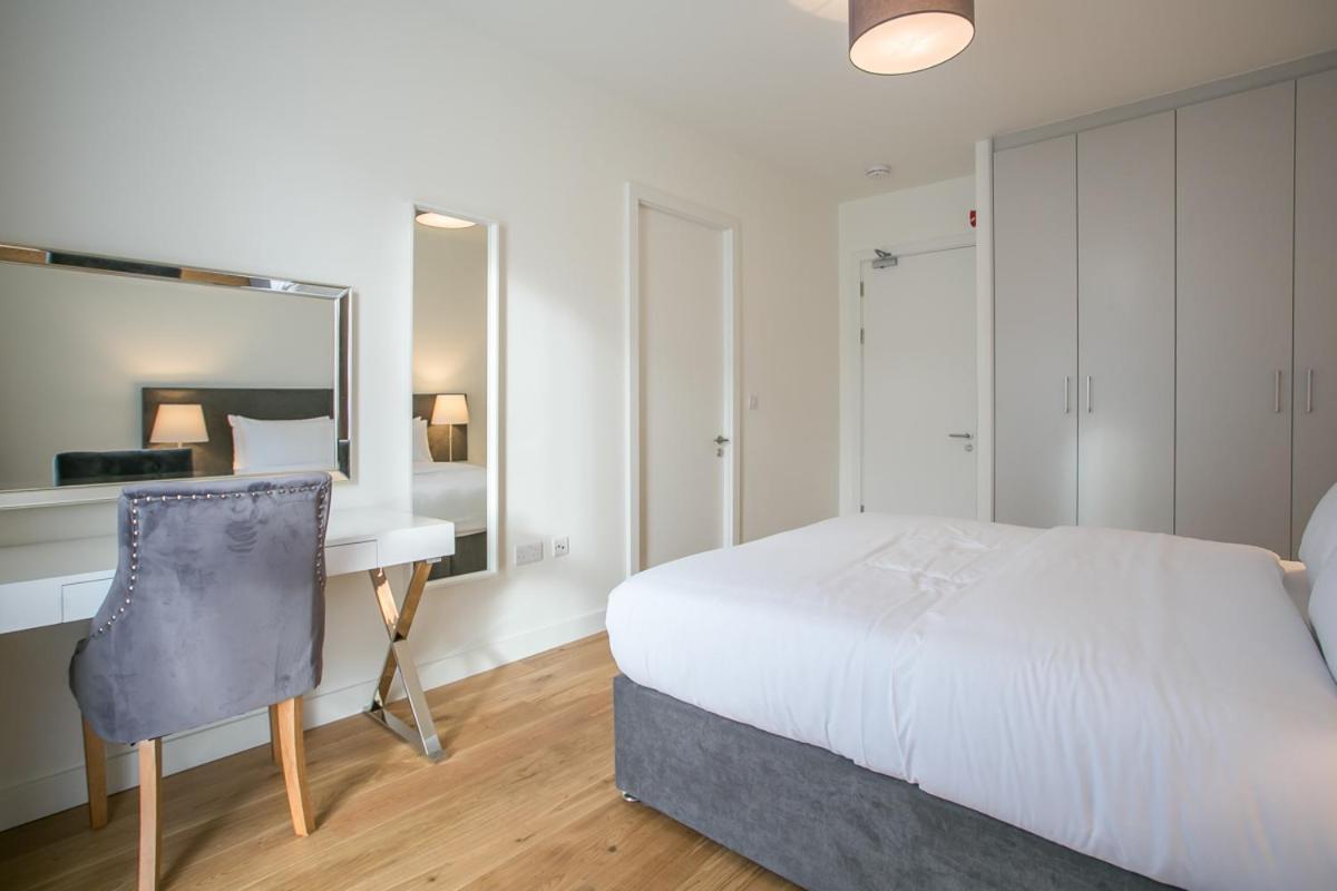 Grand Canal Square Apartments 더블린 외부 사진