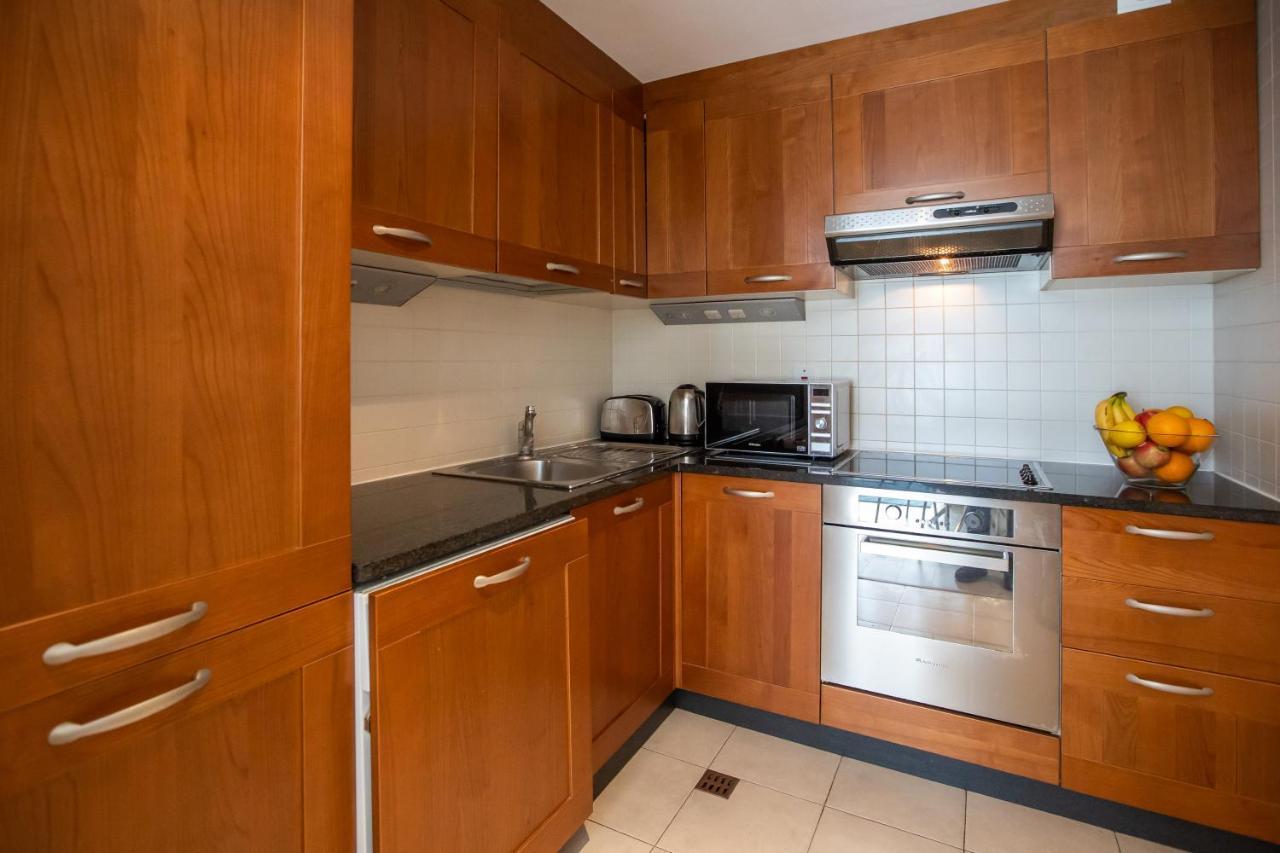 Grand Canal Square Apartments 더블린 외부 사진