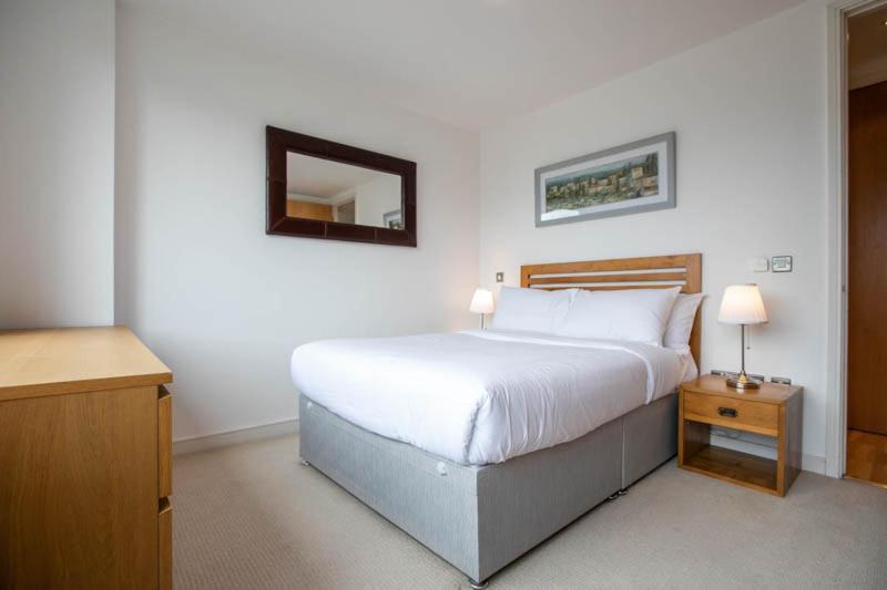 Grand Canal Square Apartments 더블린 외부 사진