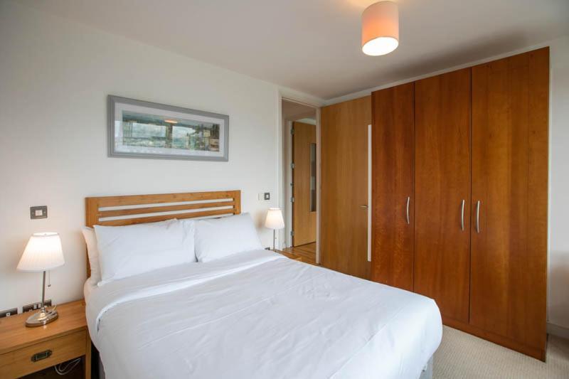 Grand Canal Square Apartments 더블린 외부 사진
