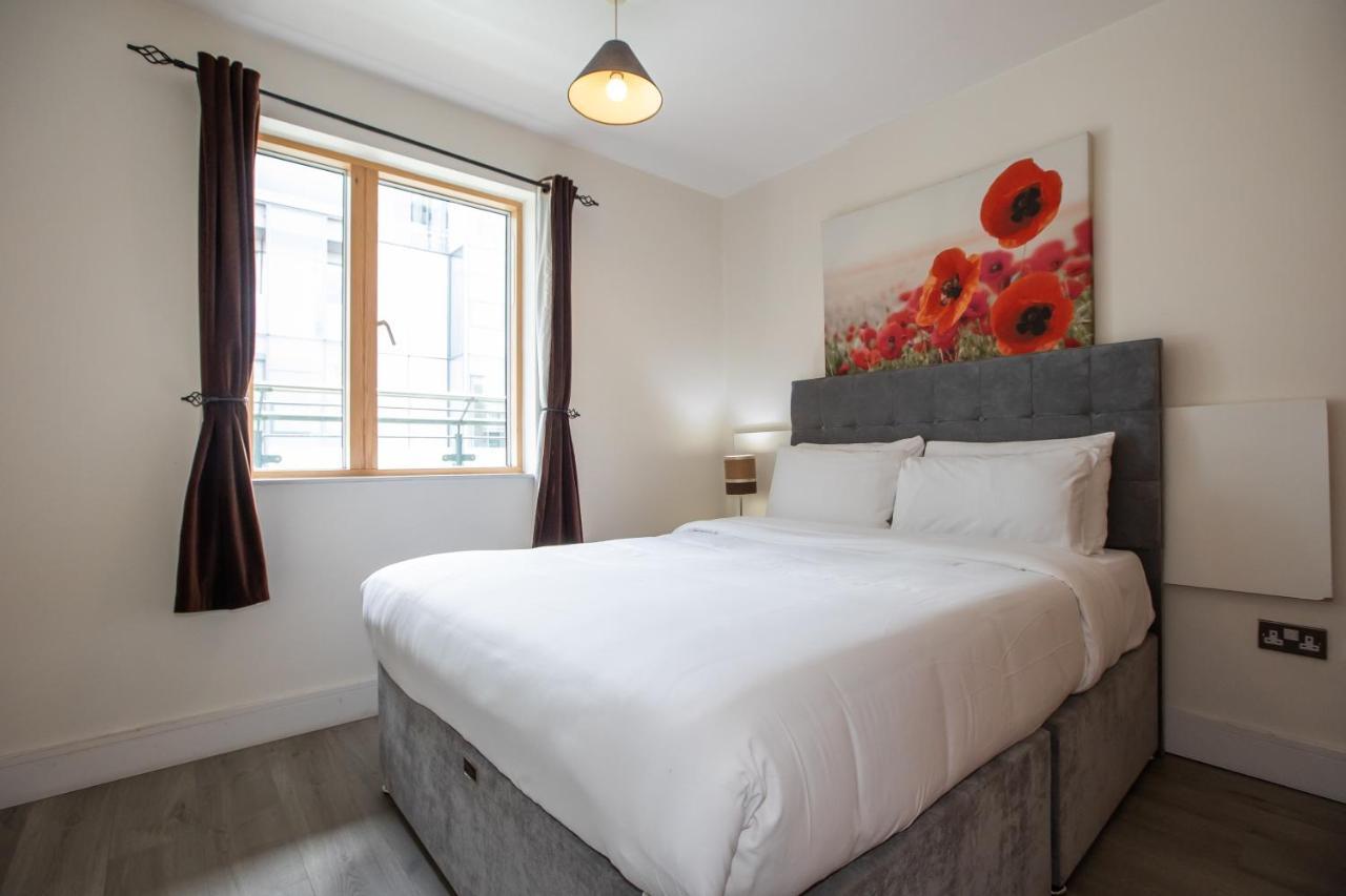Grand Canal Square Apartments 더블린 외부 사진