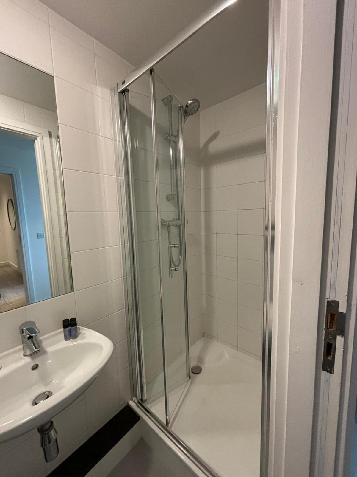 Grand Canal Square Apartments 더블린 외부 사진