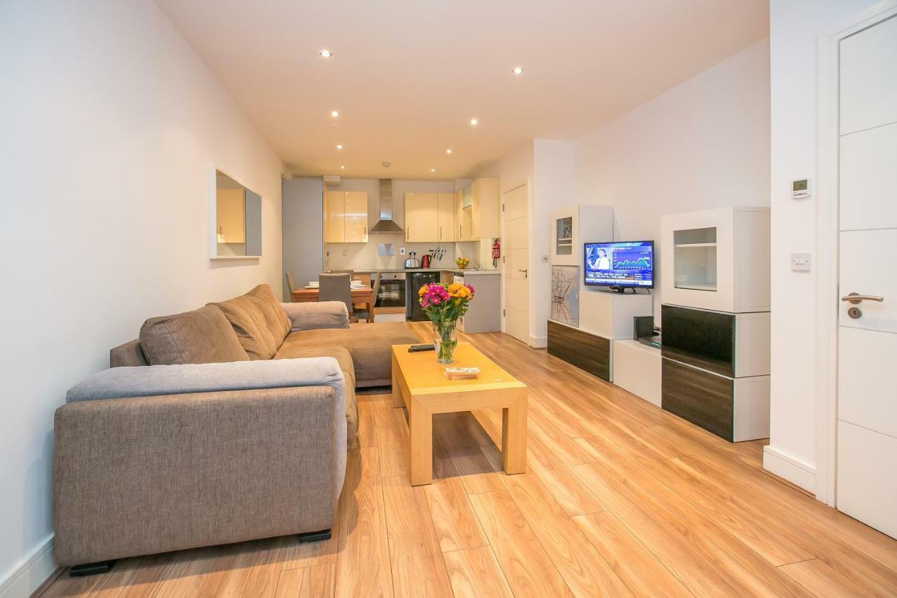 Grand Canal Square Apartments 더블린 외부 사진