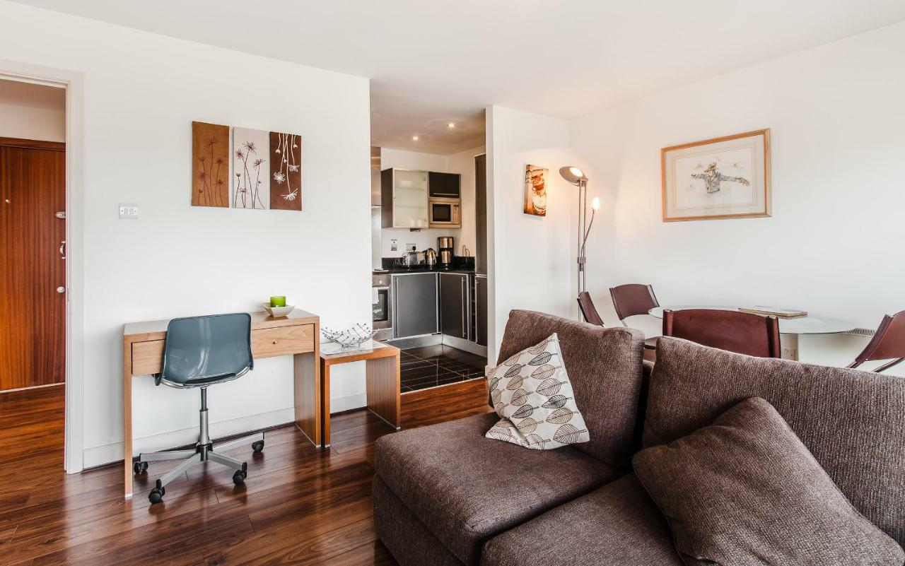 Grand Canal Square Apartments 더블린 외부 사진