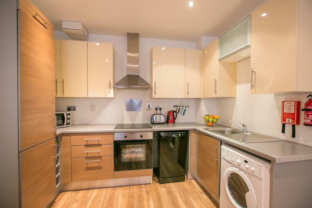 Grand Canal Square Apartments 더블린 외부 사진