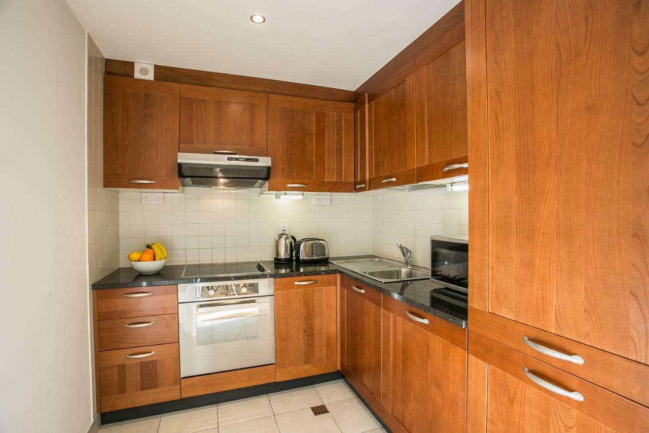 Grand Canal Square Apartments 더블린 외부 사진