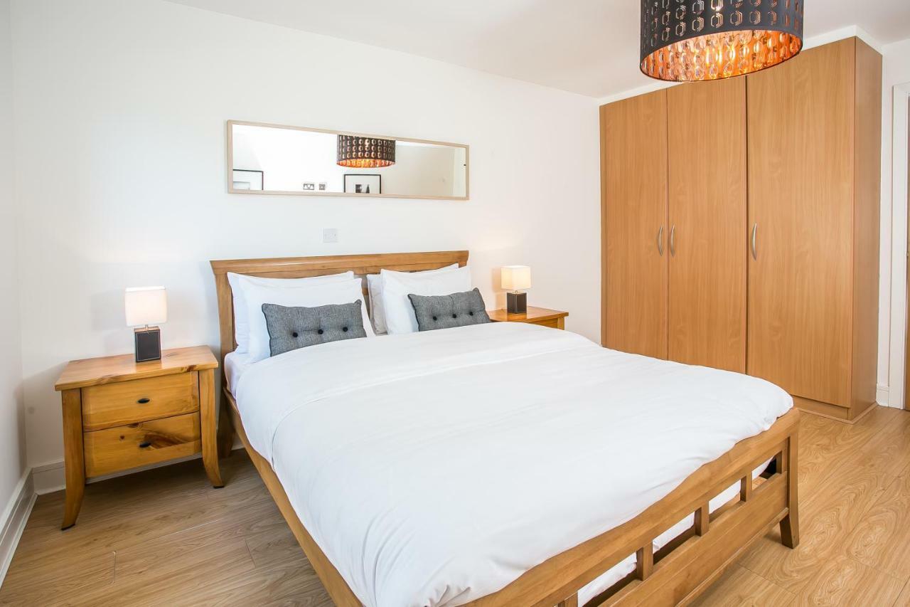 Grand Canal Square Apartments 더블린 외부 사진