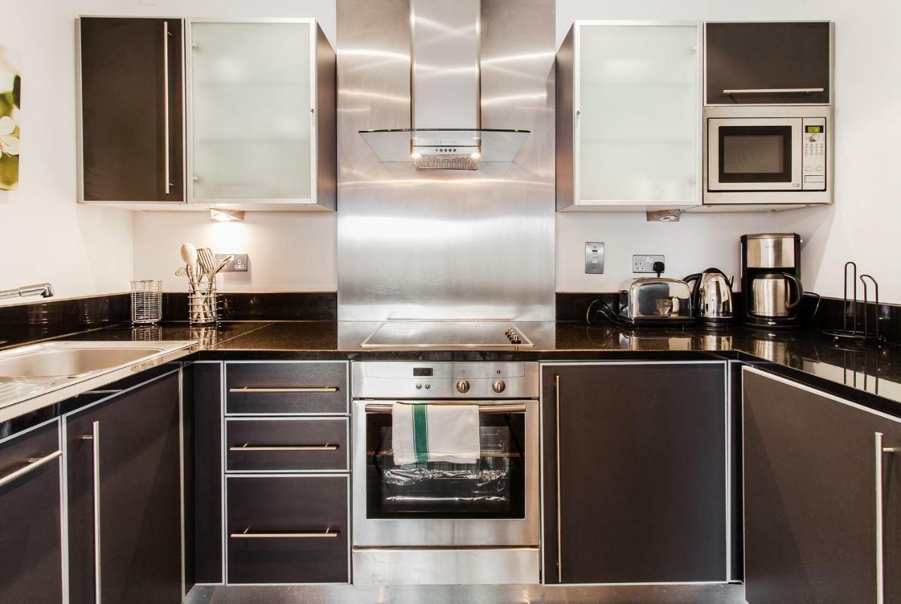Grand Canal Square Apartments 더블린 외부 사진