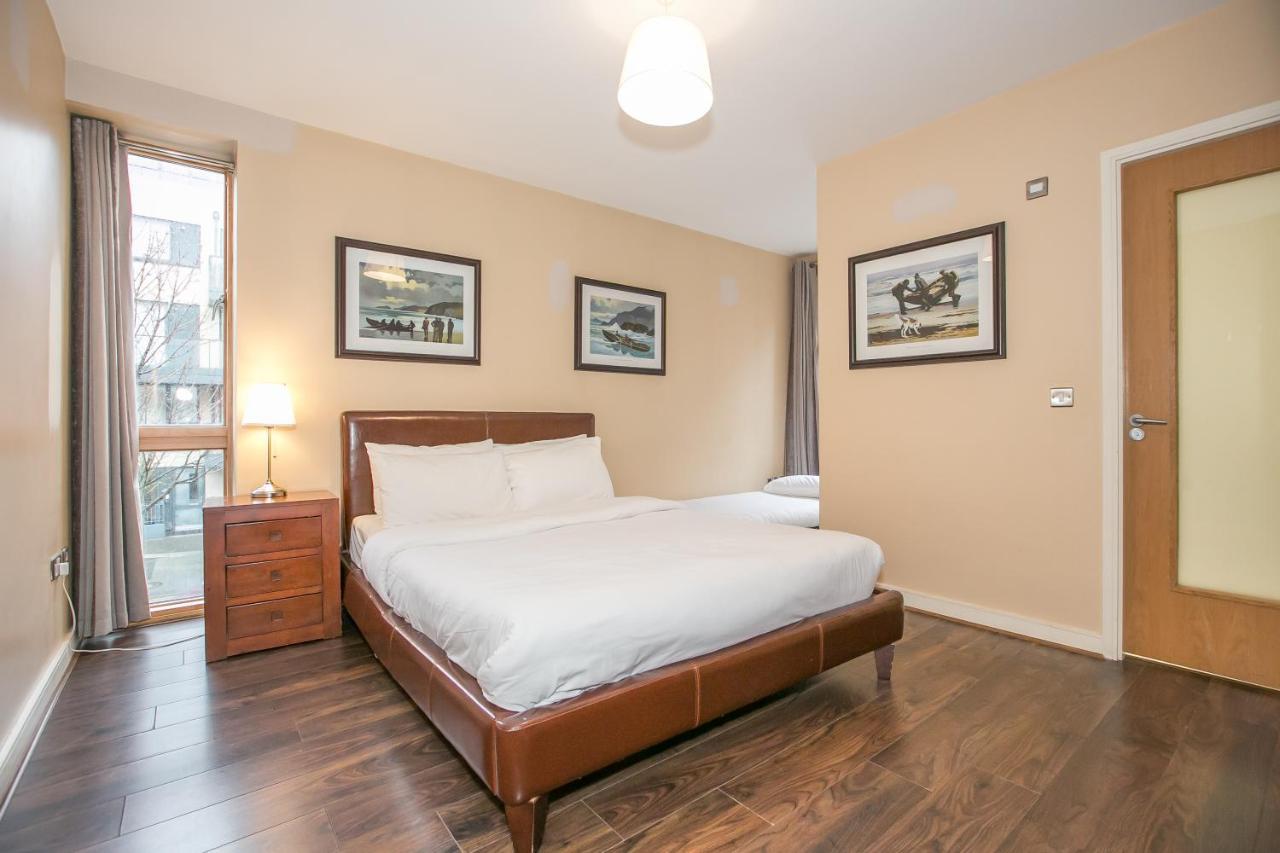 Grand Canal Square Apartments 더블린 외부 사진