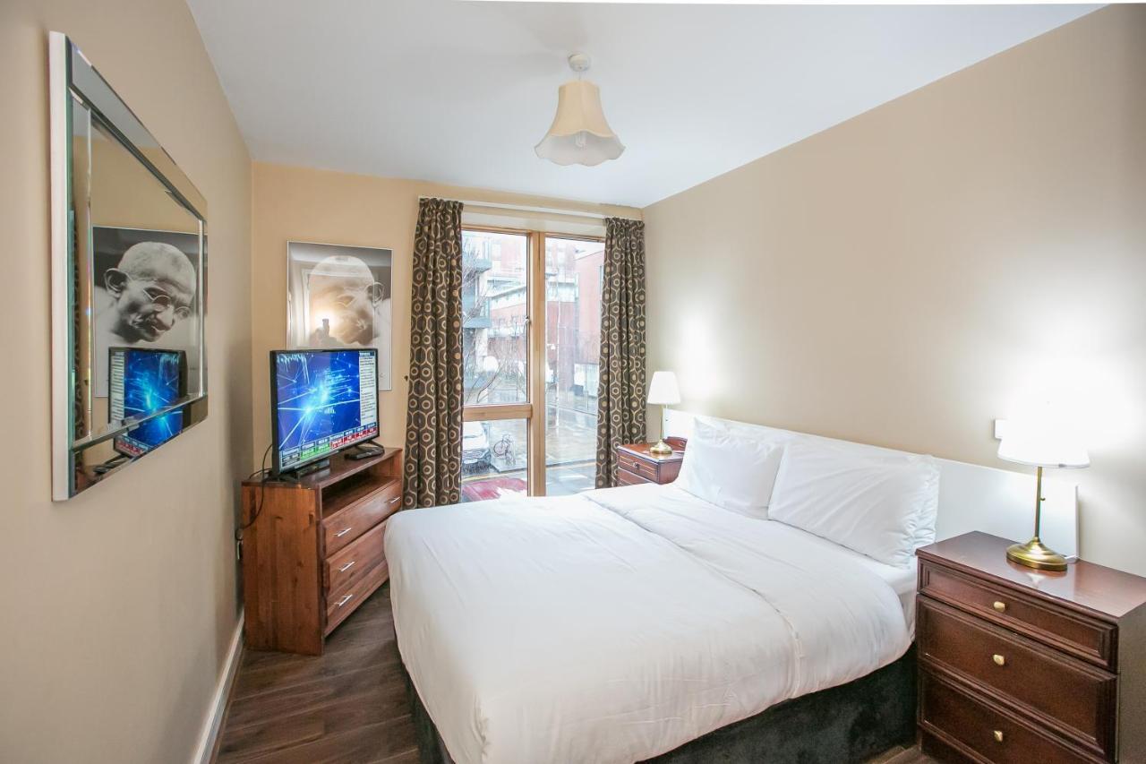 Grand Canal Square Apartments 더블린 외부 사진