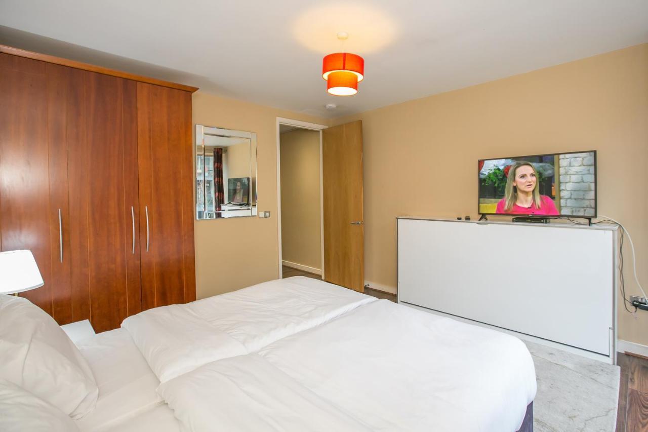 Grand Canal Square Apartments 더블린 외부 사진