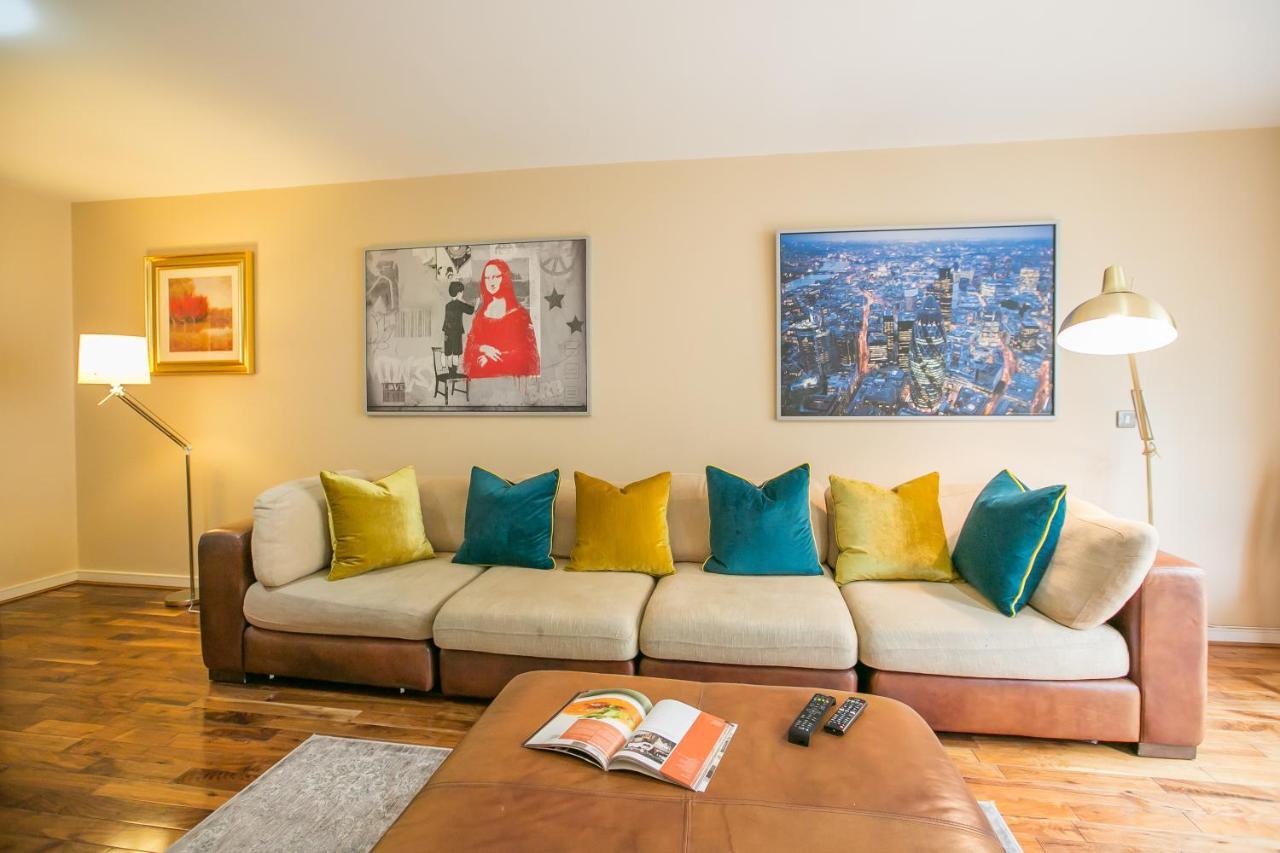 Grand Canal Square Apartments 더블린 외부 사진
